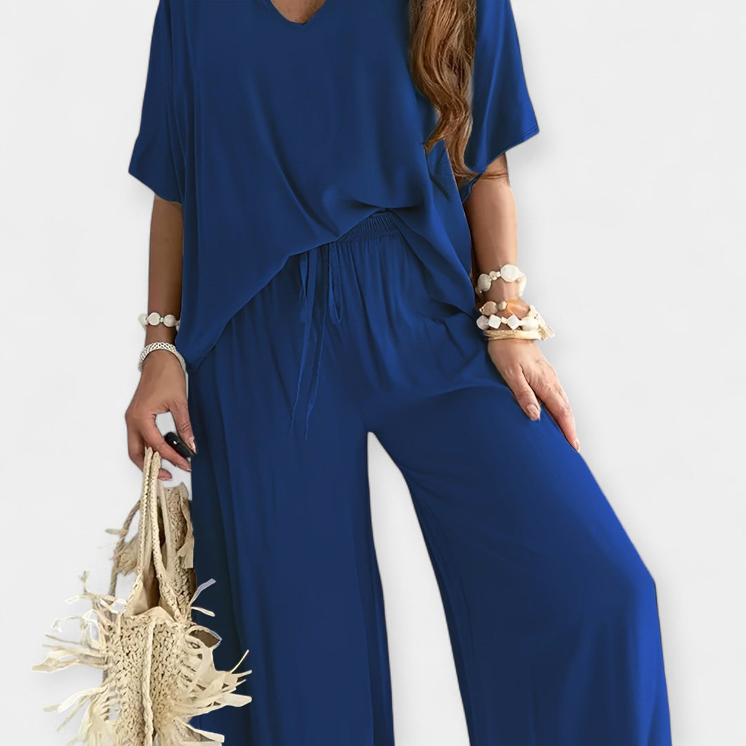 Veronika - A loose set with wide pants and a flowing blouse