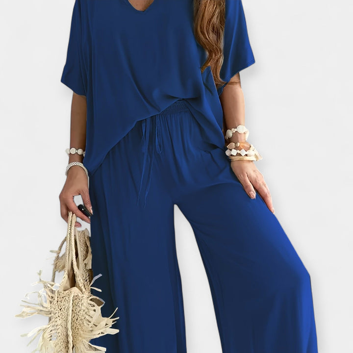 Veronika - A loose set with wide pants and a flowing blouse