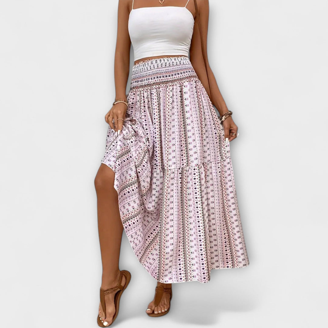 Comfortable skirt with a pattern