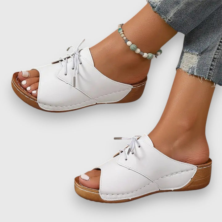 Saskia – Vintage style sandals