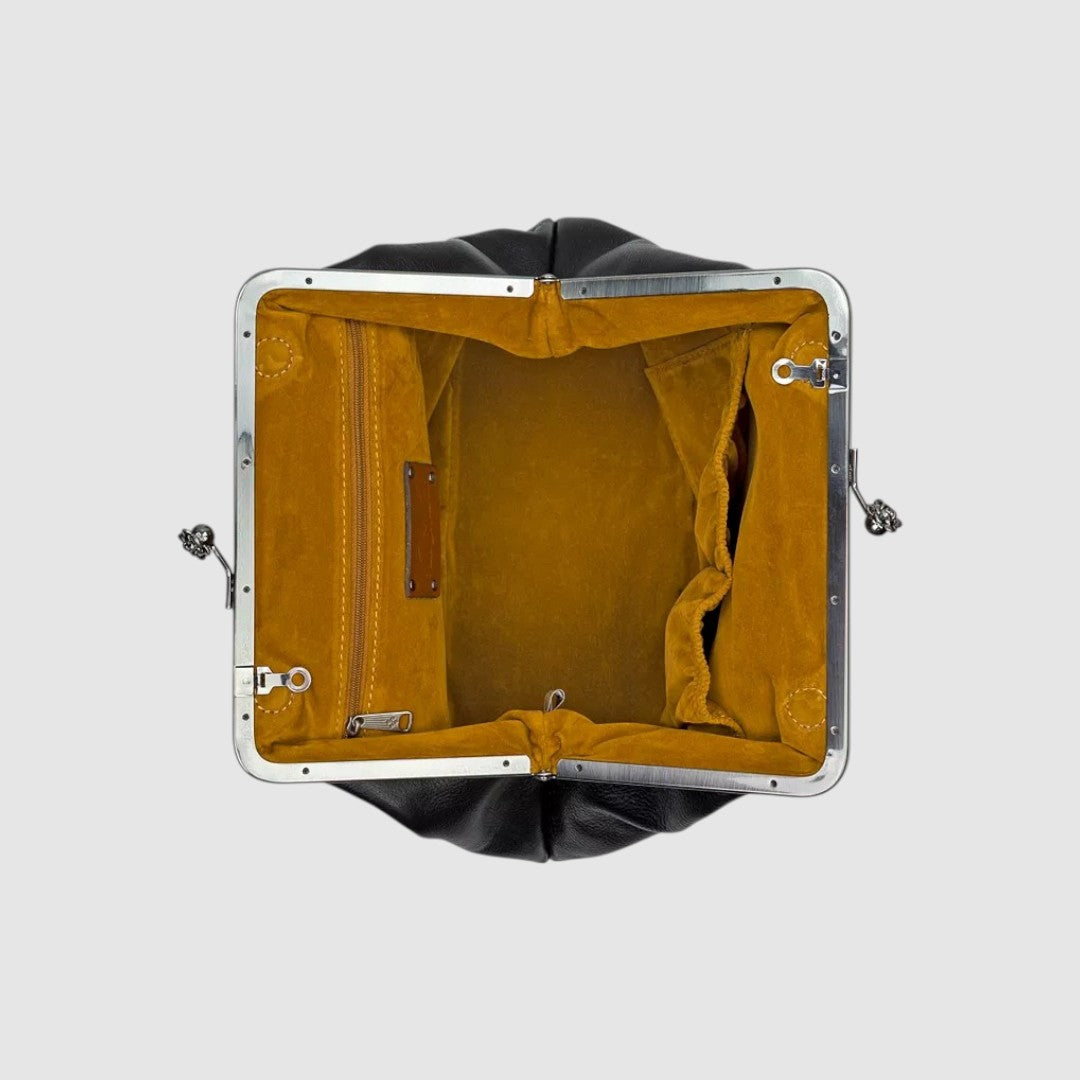Leontýna - Leather bag with retro clasp