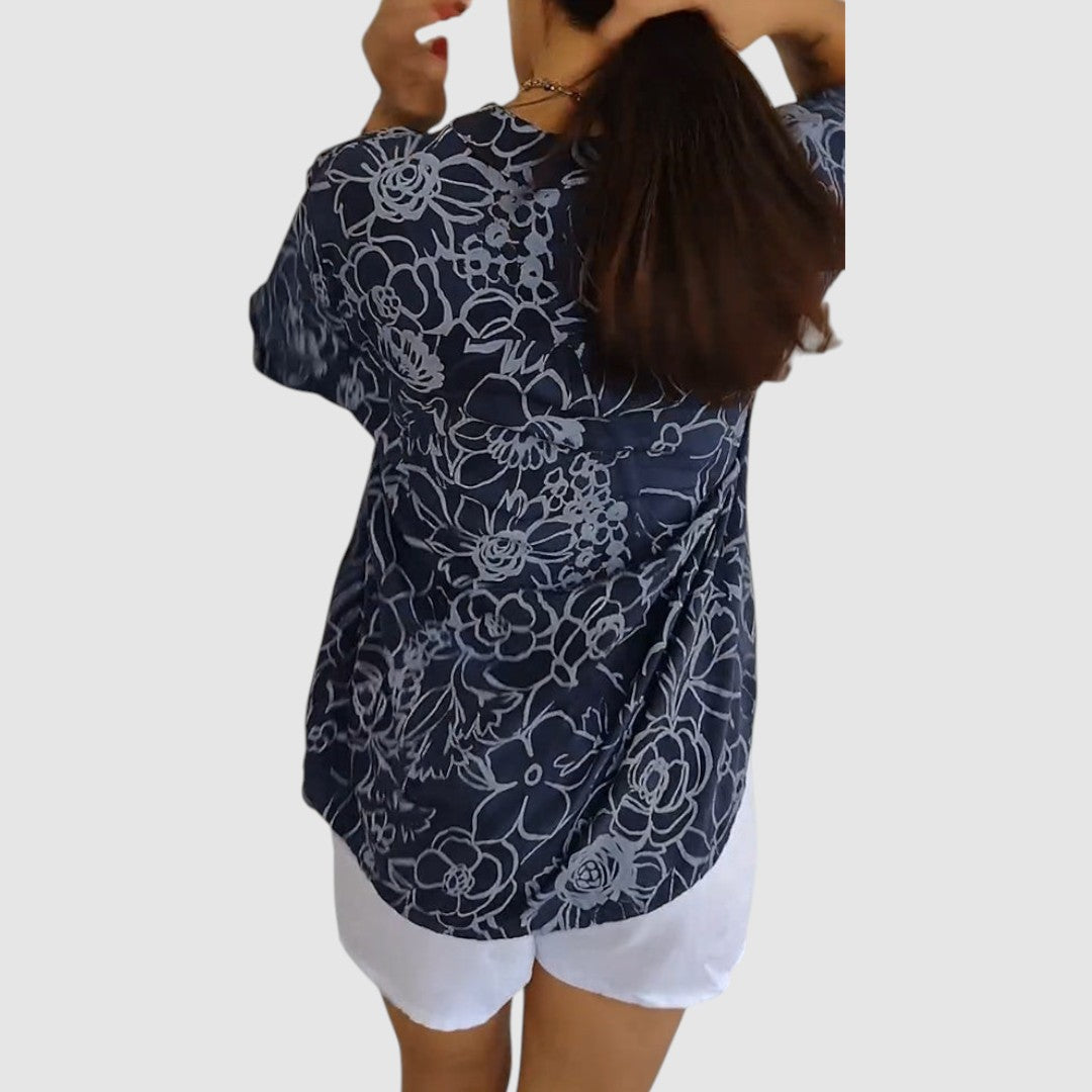 Jasmína - Blouse with a floral pattern