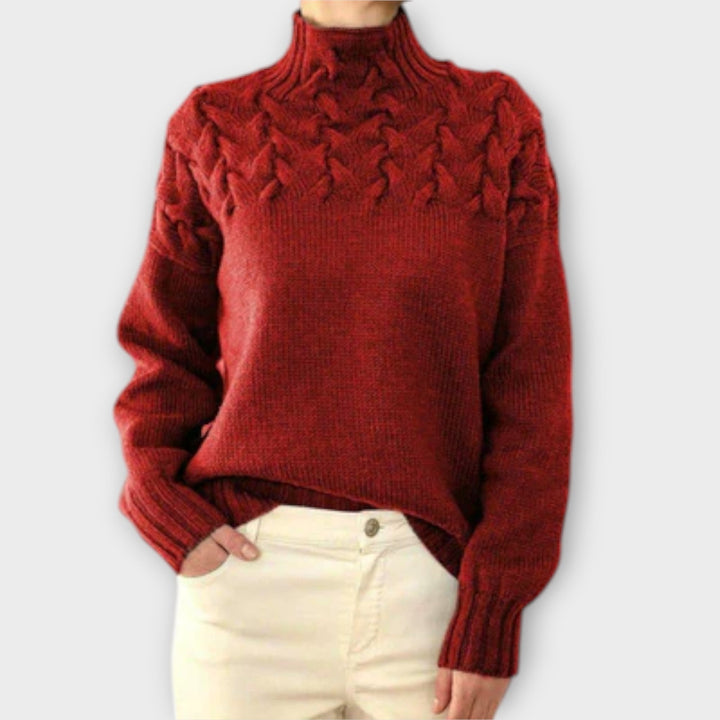 Eva - Women's sweater with a detailed cable pattern