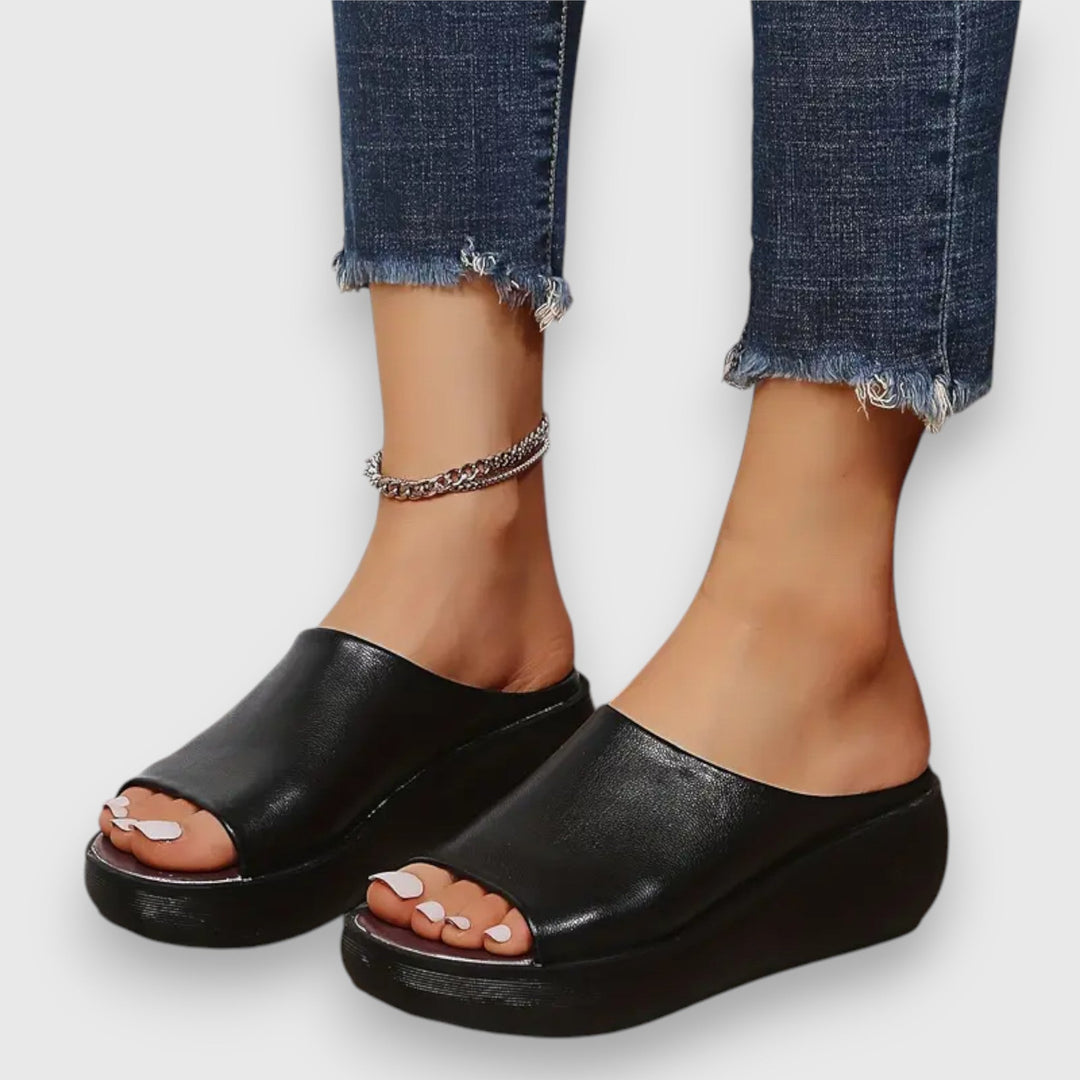 Amelie - Soft sandals made of artificial leather