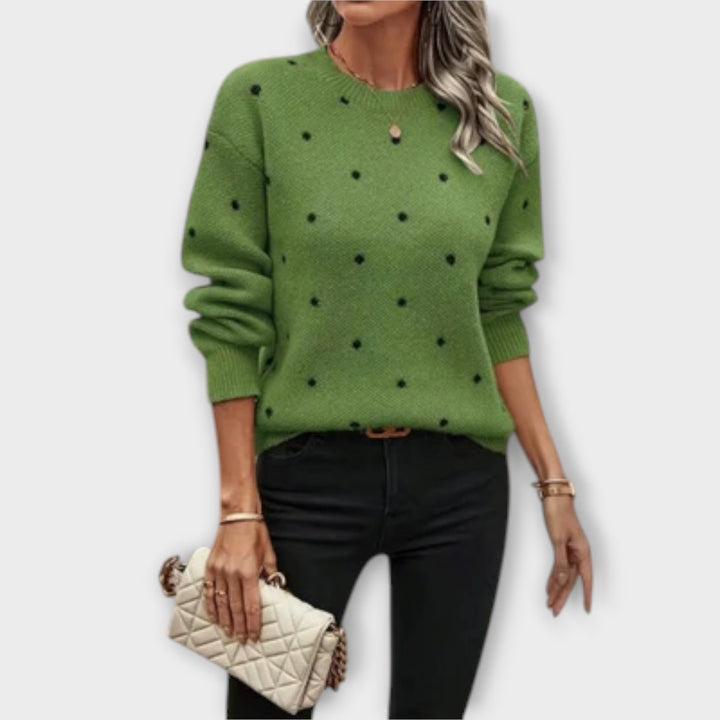 Ava – a loose, long-sleeved sweater with polka dots