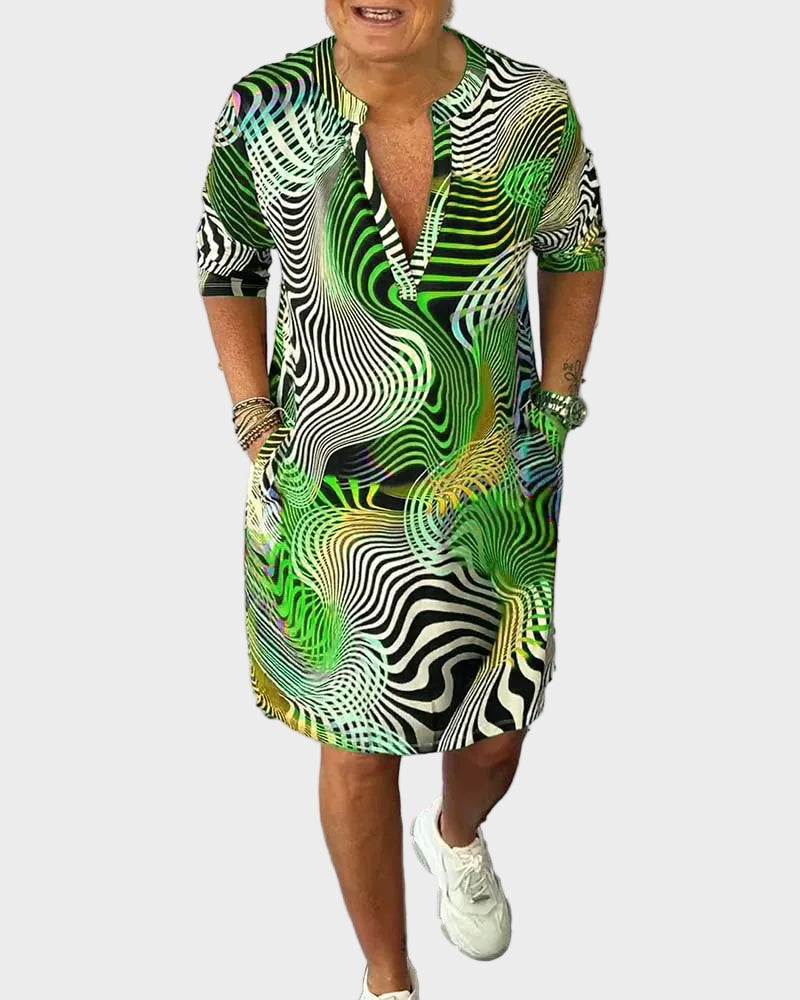 Mari - Colourful dress with a V-neck