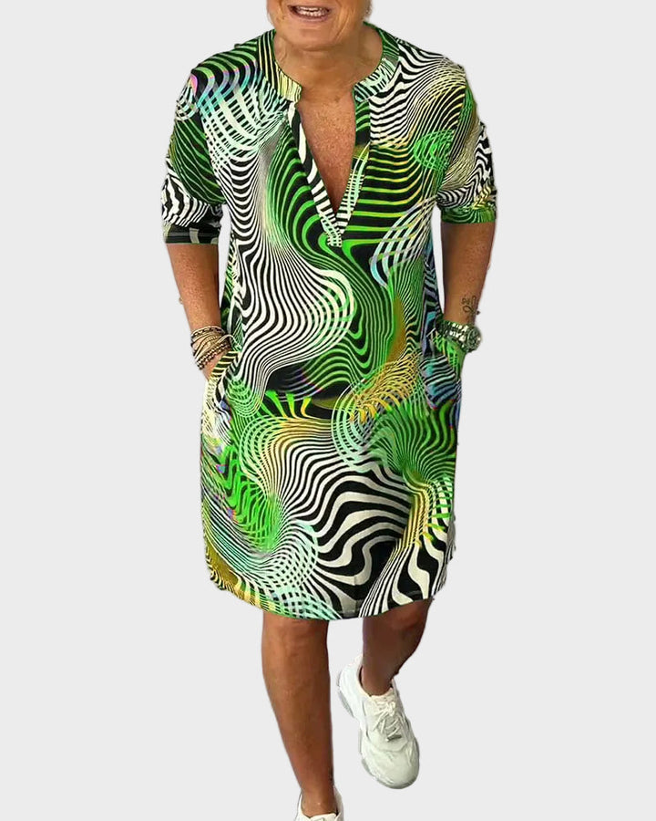 Mari - Colourful dress with a V-neck