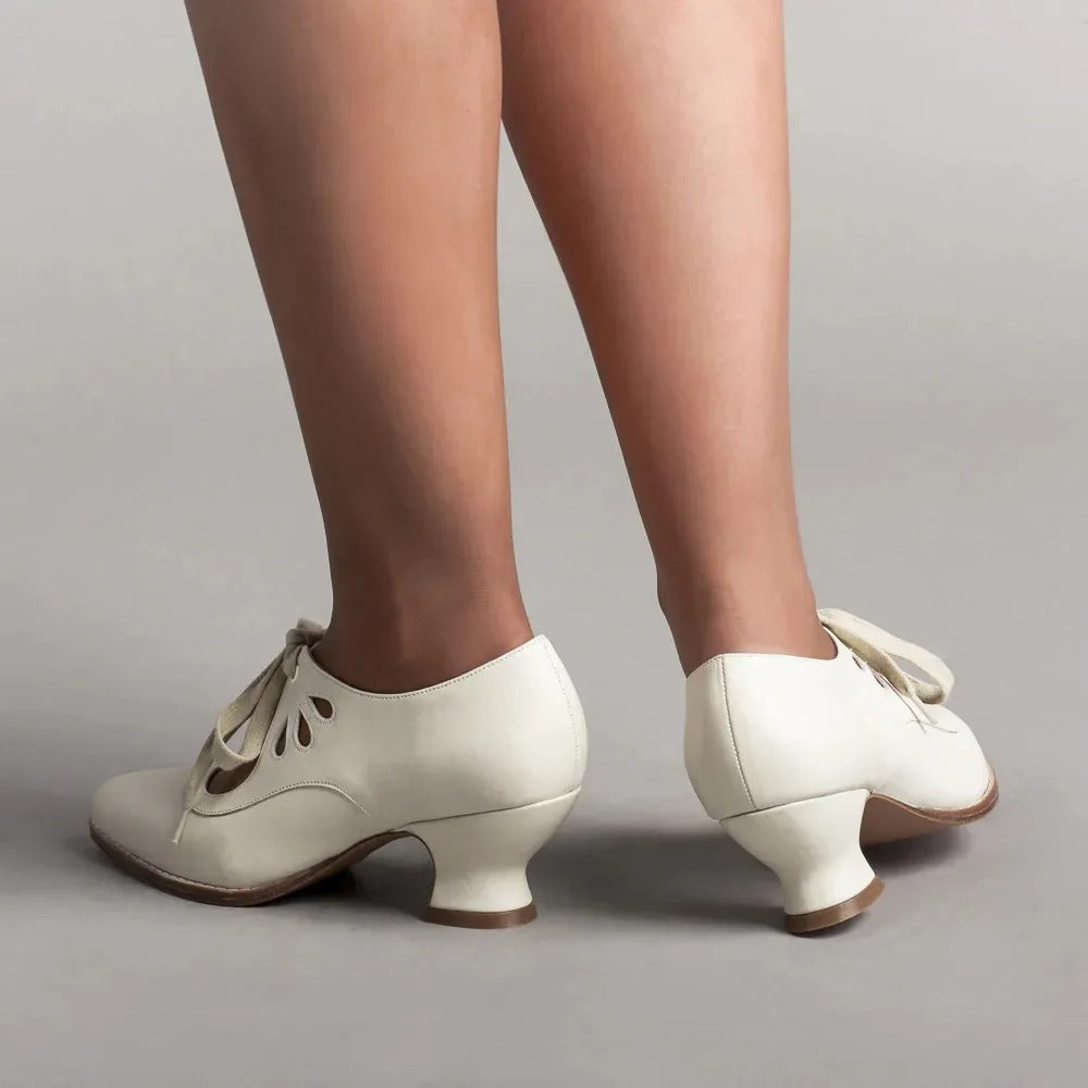 Bow Detail Pumps