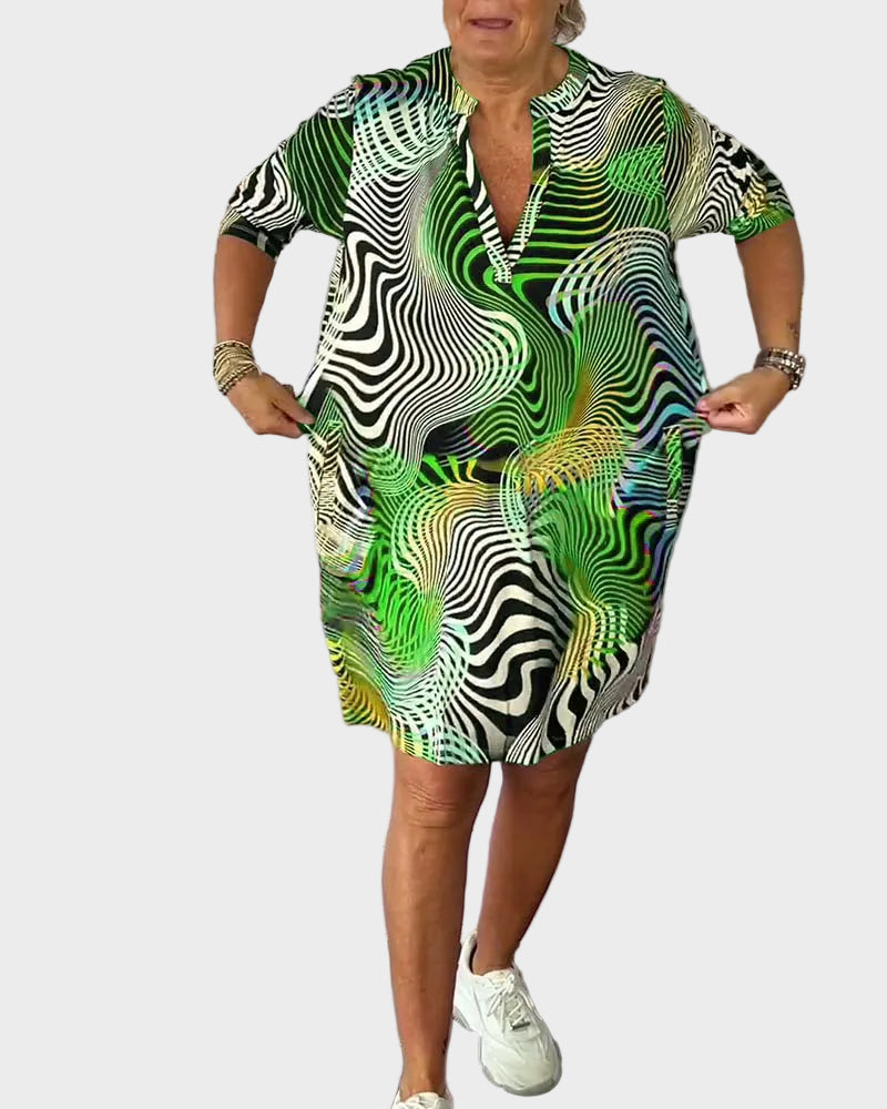 Mari - Colourful dress with a V-neck