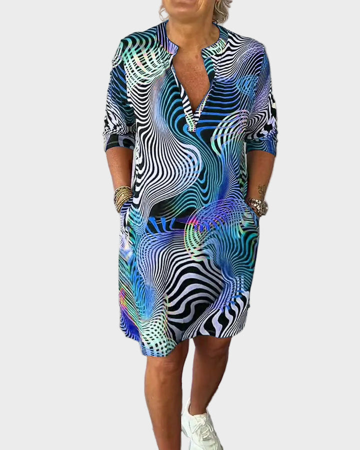 Mari - Colourful dress with a V-neck