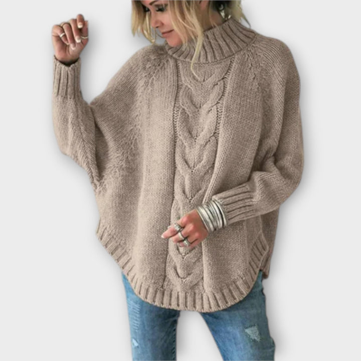 Elysian - Knitted sweater with a cable pattern