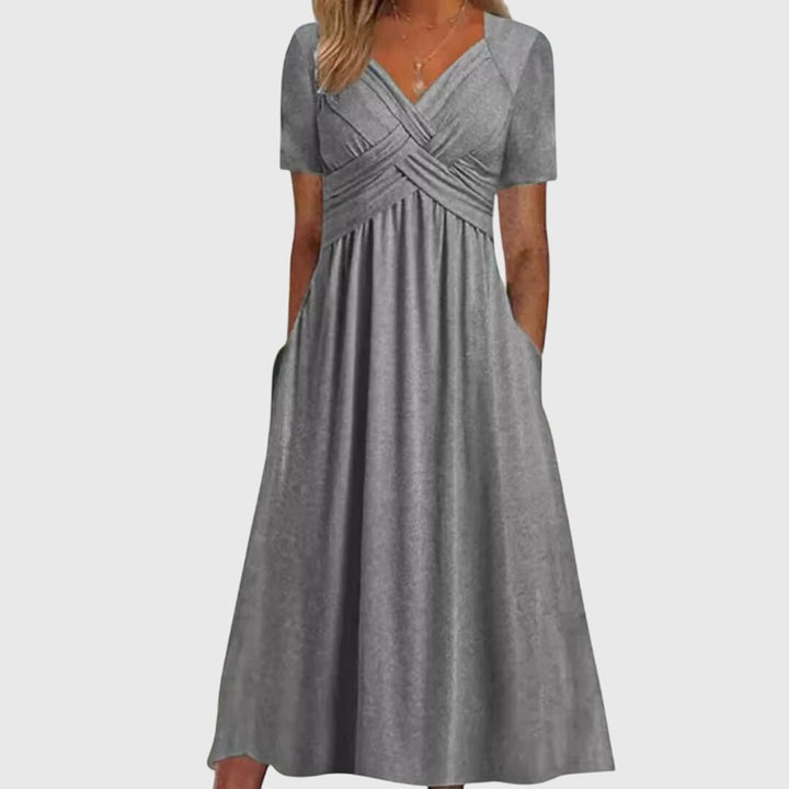 Malwina - Figure-Highlighting Dress