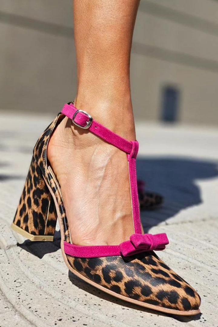 Leontina - Green sandals in a leopard print with a colourful accent