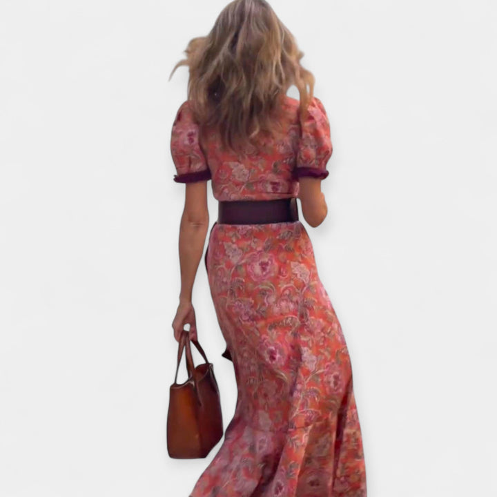Romantic dresses with a belt and puffs