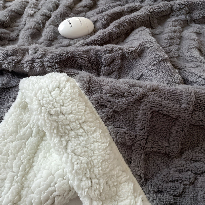 Sabina – Reversible Fleece Blanket