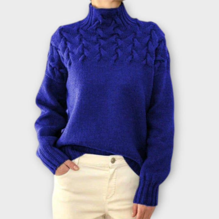 Eva - Women's sweater with a detailed cable pattern