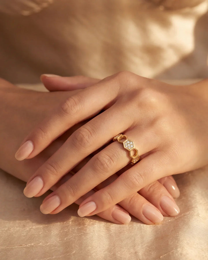 Dominique Modern Ring