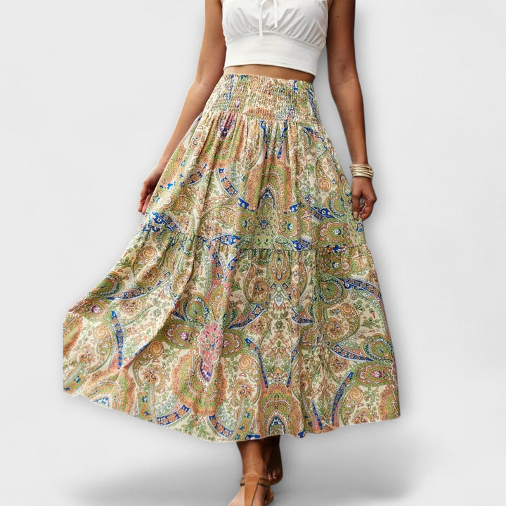 Comfortable skirt with a pattern