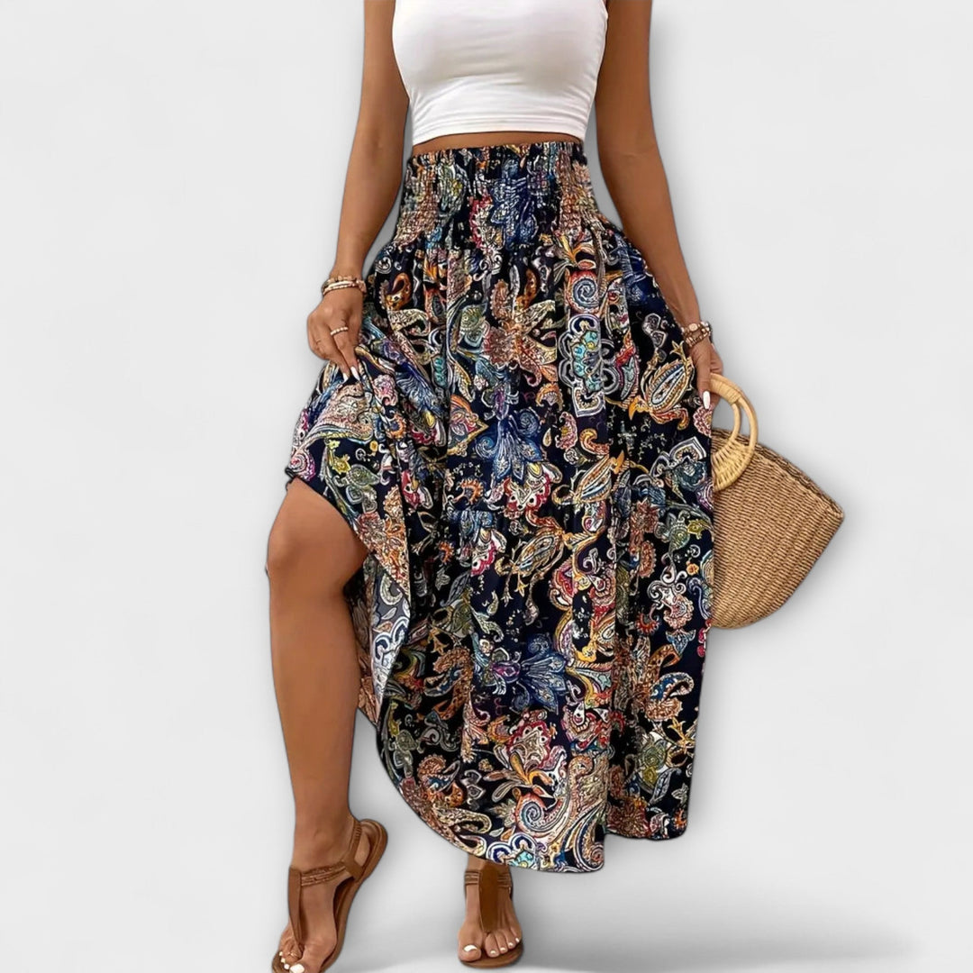 Comfortable skirt with a pattern
