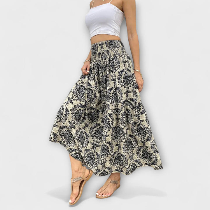 Comfortable skirt with a pattern