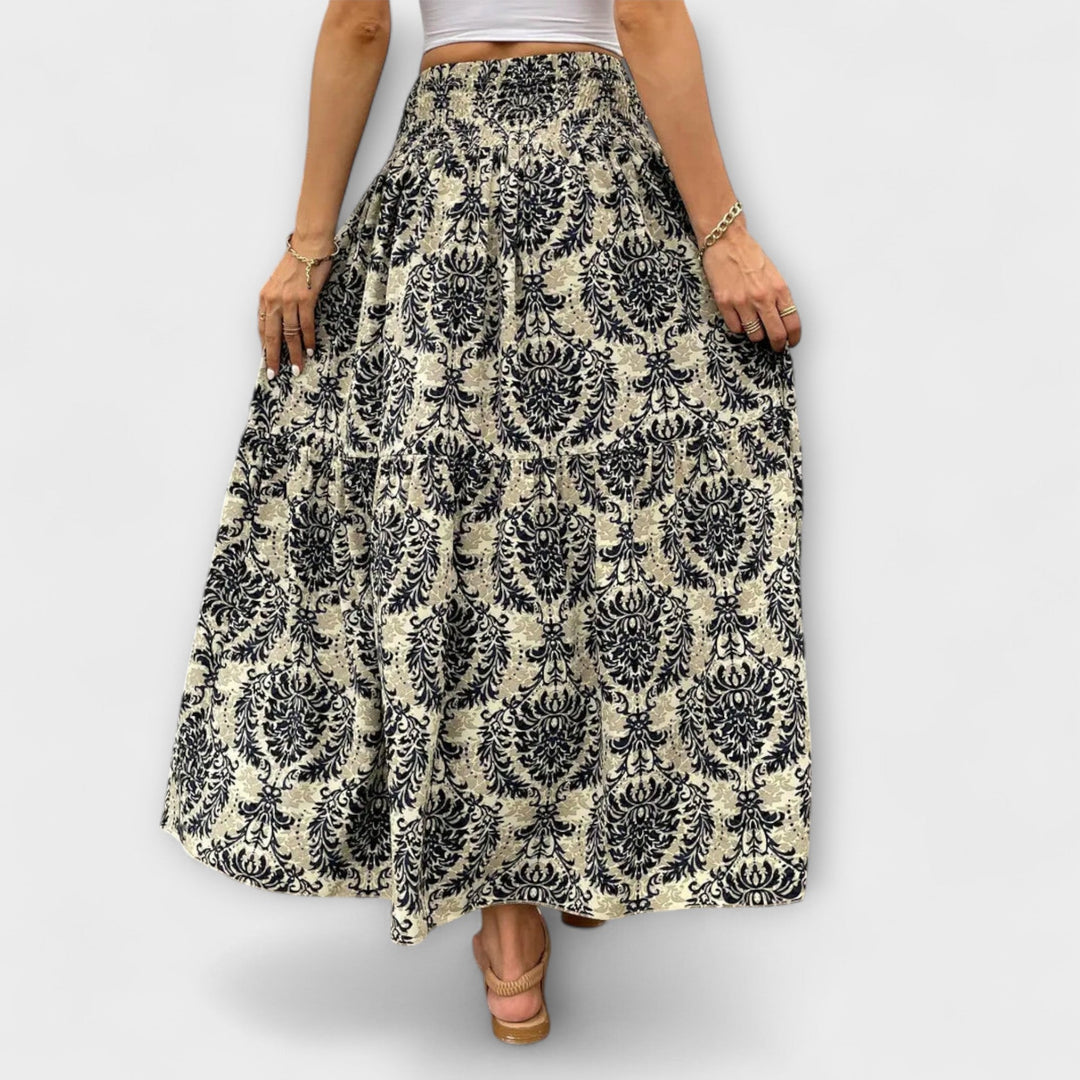 Comfortable skirt with a pattern