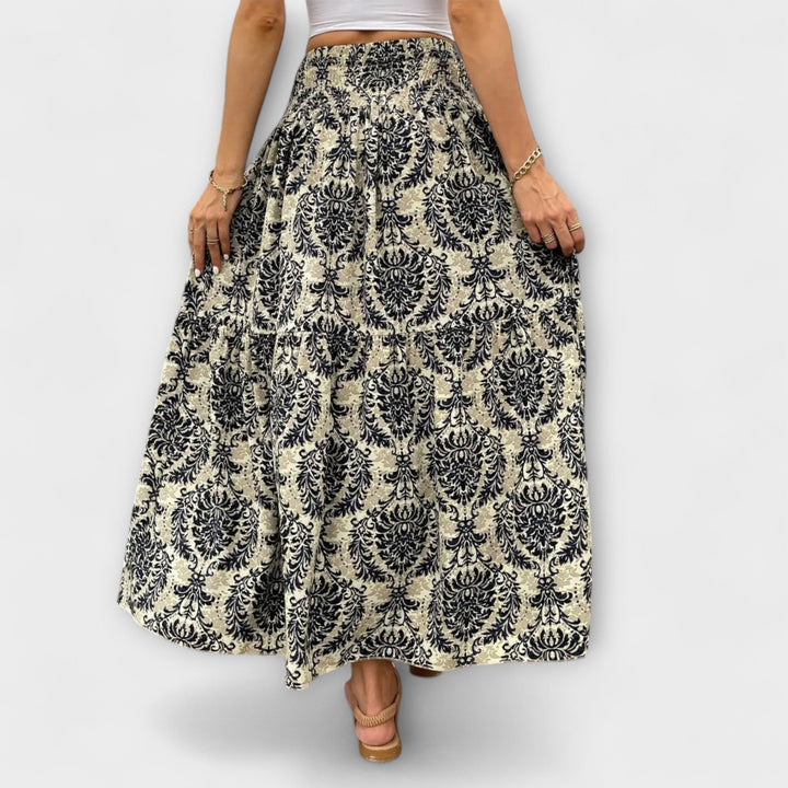 Comfortable skirt with a pattern