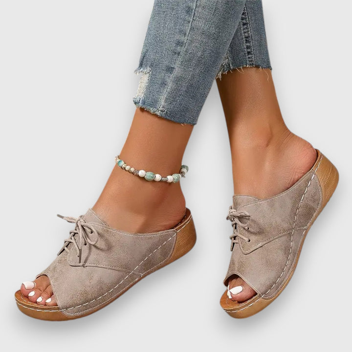 Saskia – Vintage style sandals