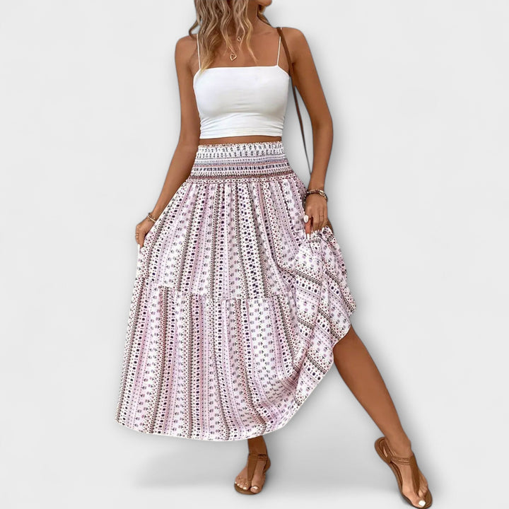 Comfortable skirt with a pattern