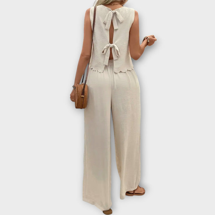Valeria - Vest made of flower petals and long pants