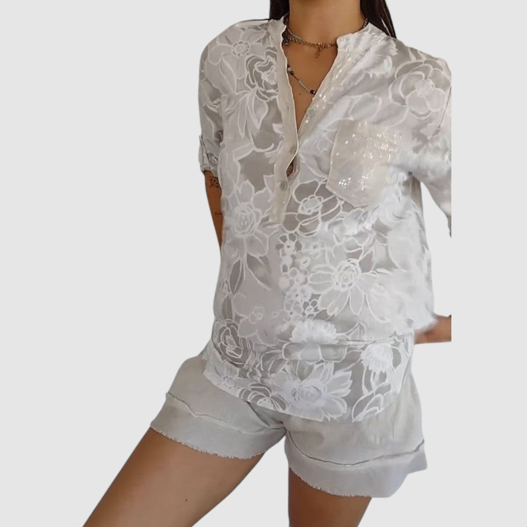 Jasmína - Blouse with a floral pattern