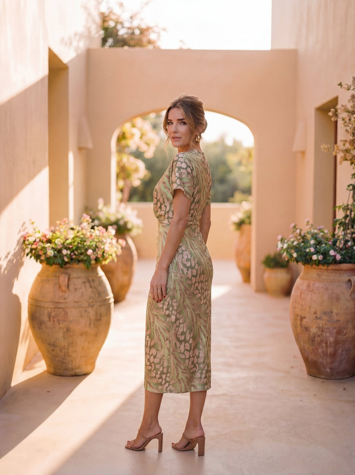 Giulia – Elegant dress made of light and fluid fabric