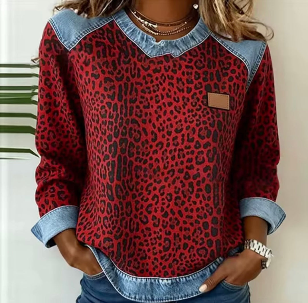 Margot - Leopard print sweater with contrasting collar