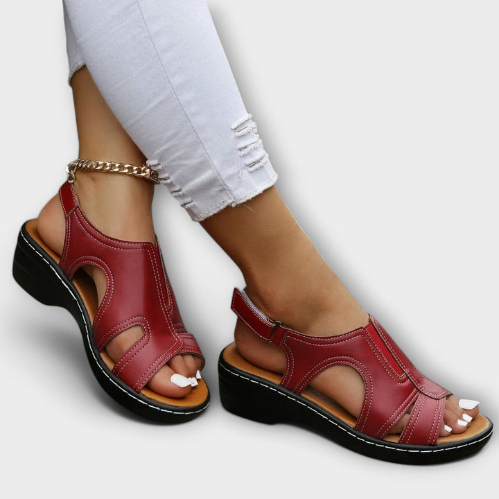 Christina - Orthopedic leather sandals with a comfortable heel