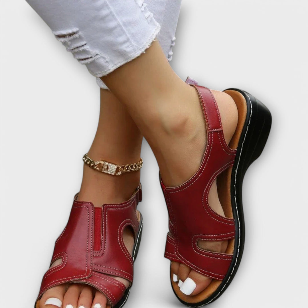 Christina - Orthopedic leather sandals with a comfortable heel