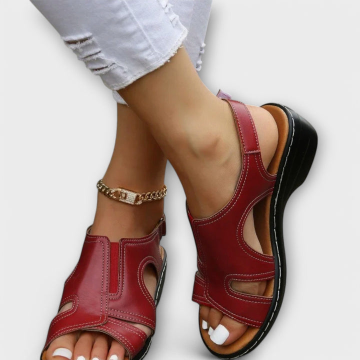 Christina - Orthopedic leather sandals with a comfortable heel