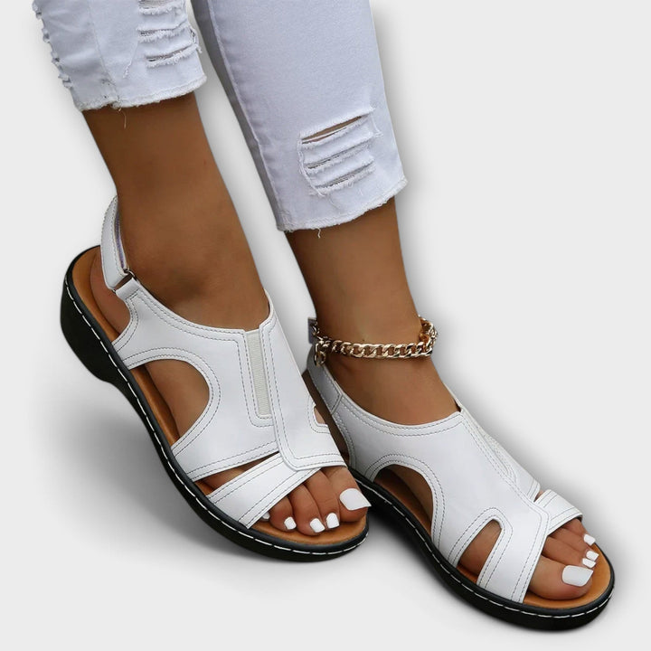 Christina - Orthopedic leather sandals with a comfortable heel