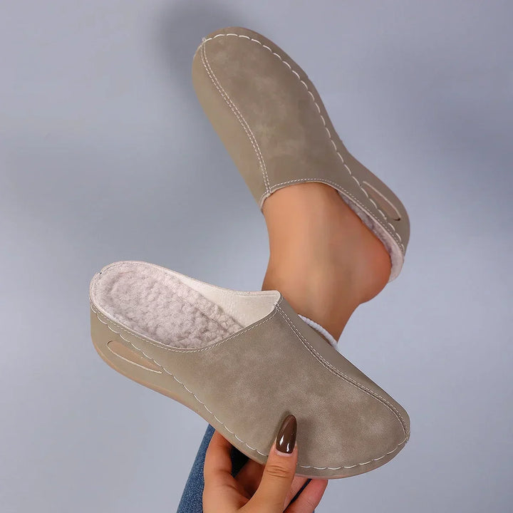 Orthodontic Slippers with Everyday Comfort and Timeless Style