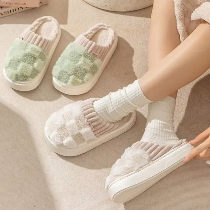 Warm Slippers with Checkered Pattern for Women