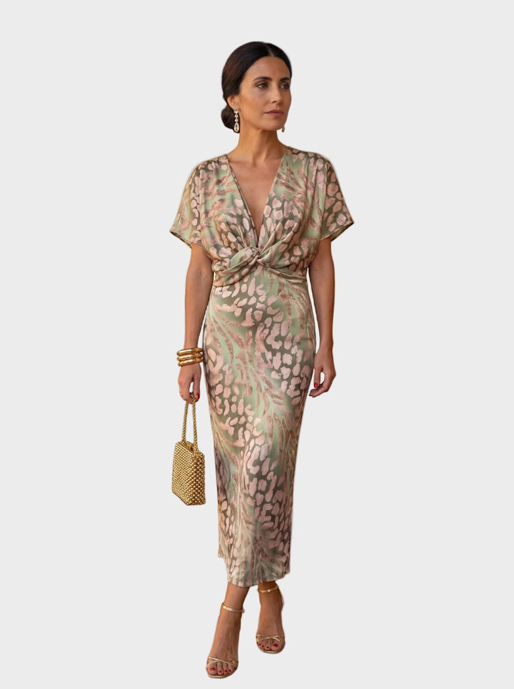 Giulia – Elegant dress made of light and fluid fabric
