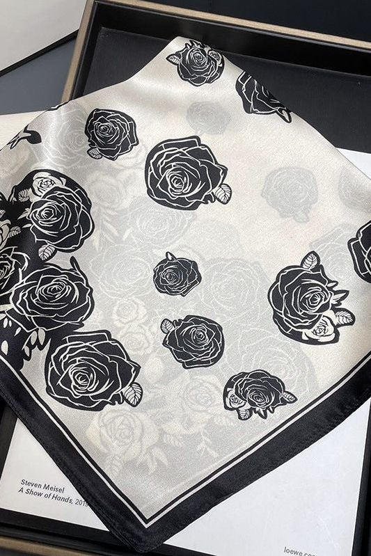 Viola - Elodie silk scarf