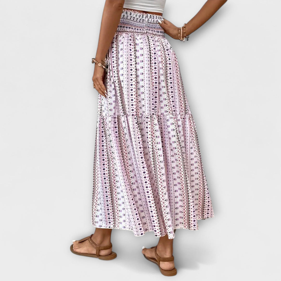 Comfortable skirt with a pattern