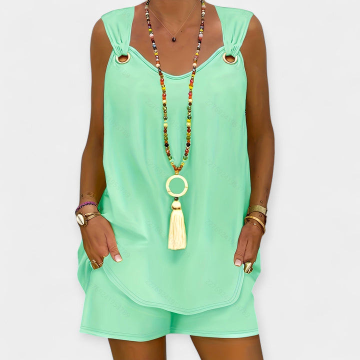 Laura - Sleeveless blouse and shorts set