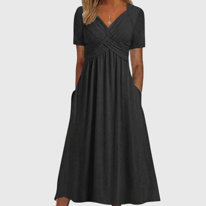 Malwina - Figure-Highlighting Dress