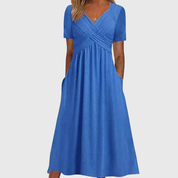 Malwina - Figure-Highlighting Dress