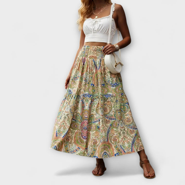 Comfortable skirt with a pattern