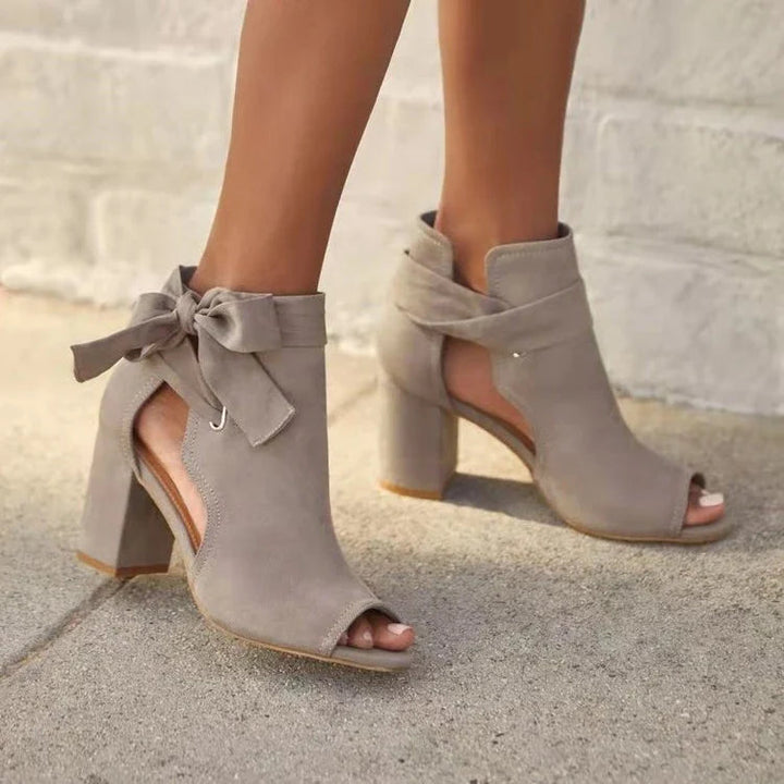 Lize - Chic Tie-Up Ankle Boots with Vesper Look