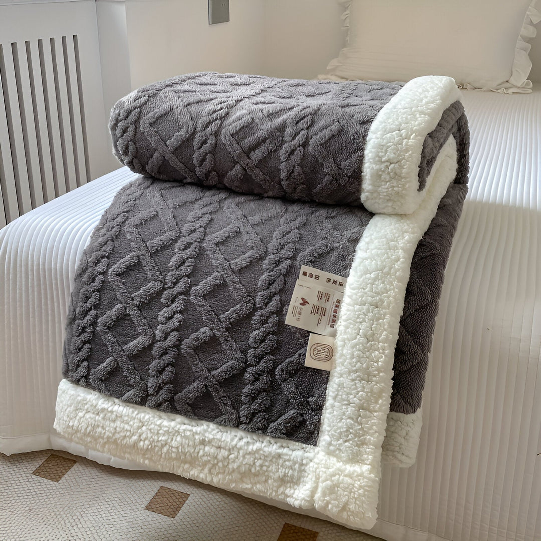Sabina – Reversible Fleece Blanket