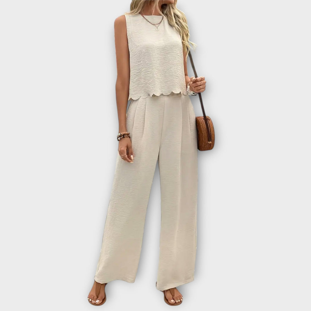 Valeria - Vest made of flower petals and long pants