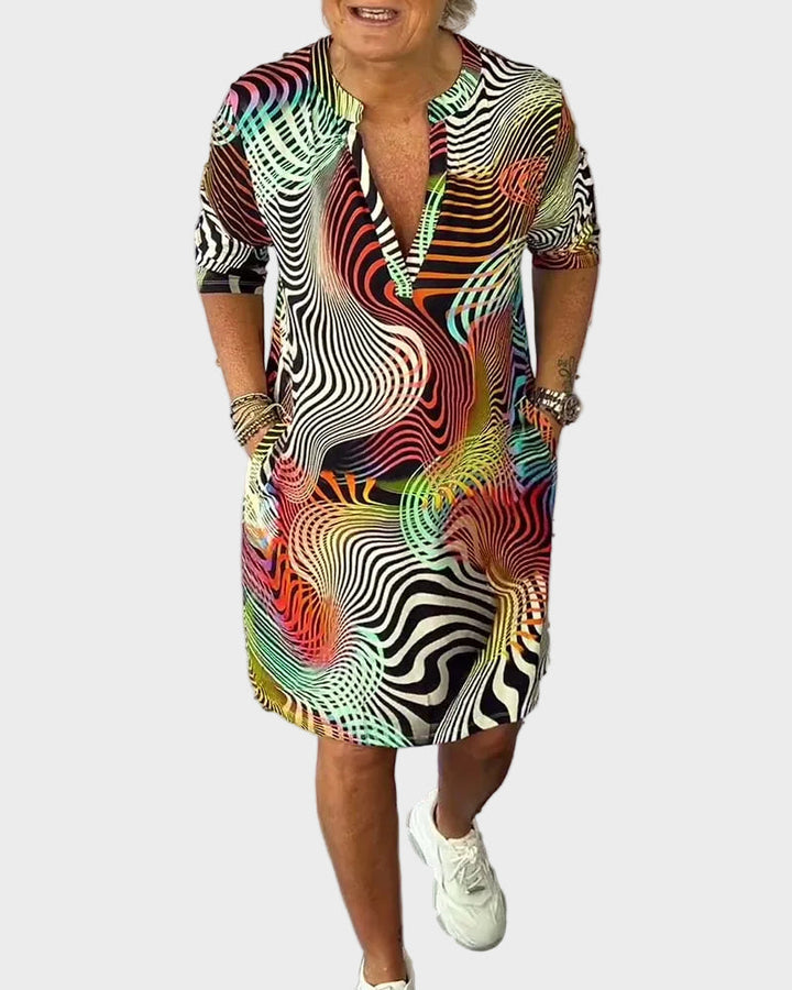 Mari - Colourful dress with a V-neck