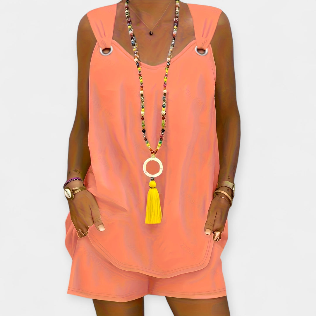 Laura - Sleeveless blouse and shorts set